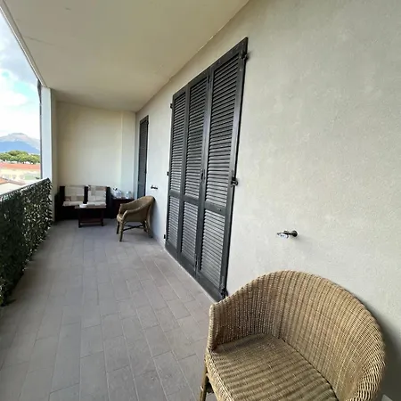 Con Posto Auto Apartman *